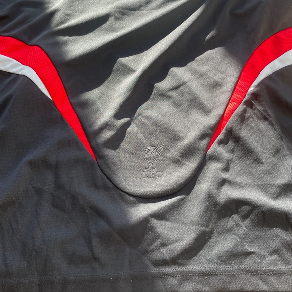 Retro Liverpool training top - Picture 5 of 6